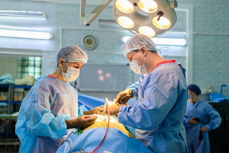 Como se realiza a cirurxía da osteocondrose cervical